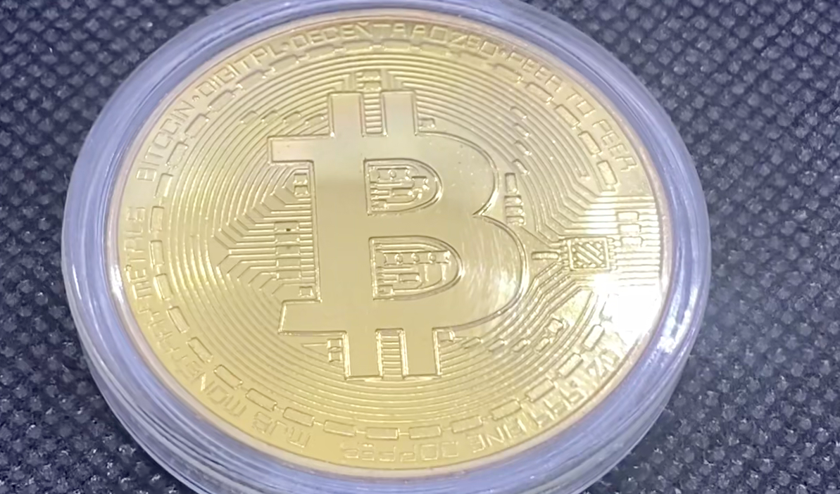Gold Plated Collectible Bitcoin Coin Physical Art Collection Gift