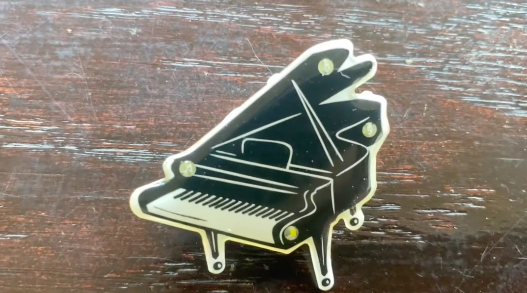 Piano Flashing Body Light Lapel Pins