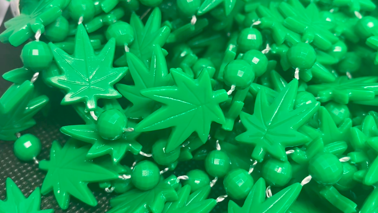 Pot Leaf Bead Necklaces Green Pack of 12